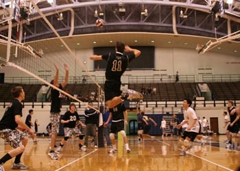 Photo of Lakers men's volleyball game